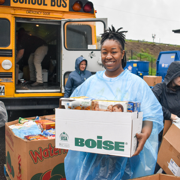 A volunteer at an Akron-Canton Regional Foodback event