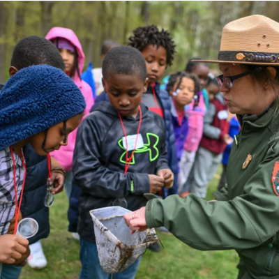 Students interact with a park ranger in CVNP. Photo by Emma Johnson